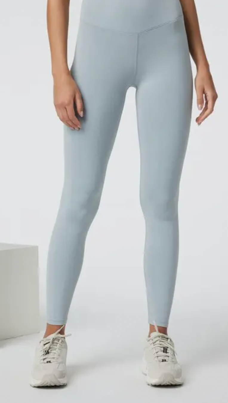 Vuori-Women's-Chilled Out Legging