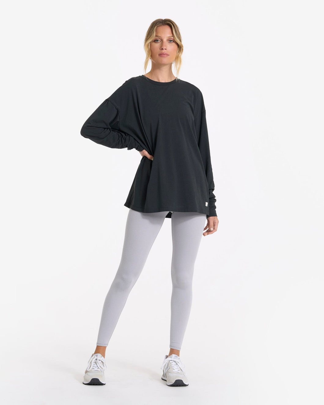 Vuori-Women's L/S Feather Tee-Black