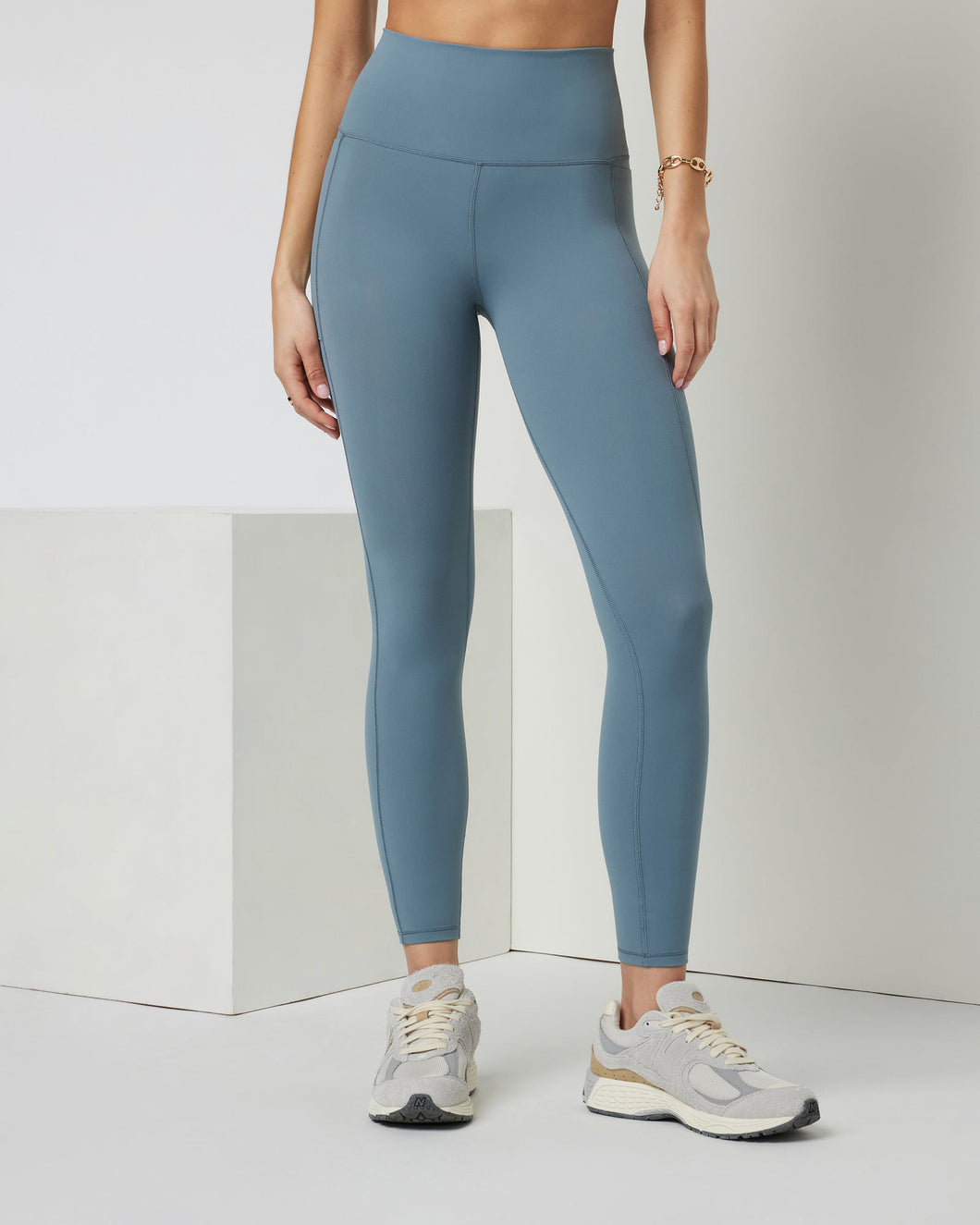 Vuori-Studio Pocket Legging-Smoke Blue